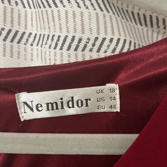 Light flowing dress - Picture 2 of 2